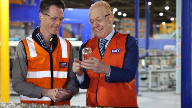 NSW Premier Chris Minns and Visy Chairman Anthony Pratt